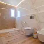 Juliet Villa *